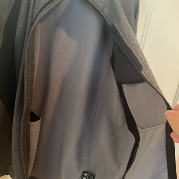 Under Armour Long Sleeve Full Zip Top-Men's size Medium-GUC - Picture 10 of 16